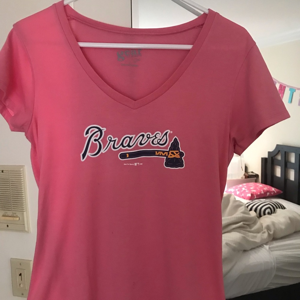 Atlanta Braves Women’s v-neck T-Shirt